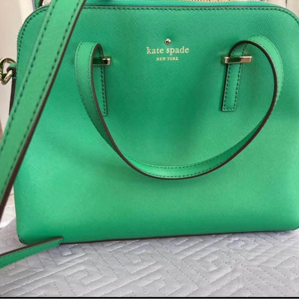 Rare color 💚Kate Spade kelly Green bag 💚